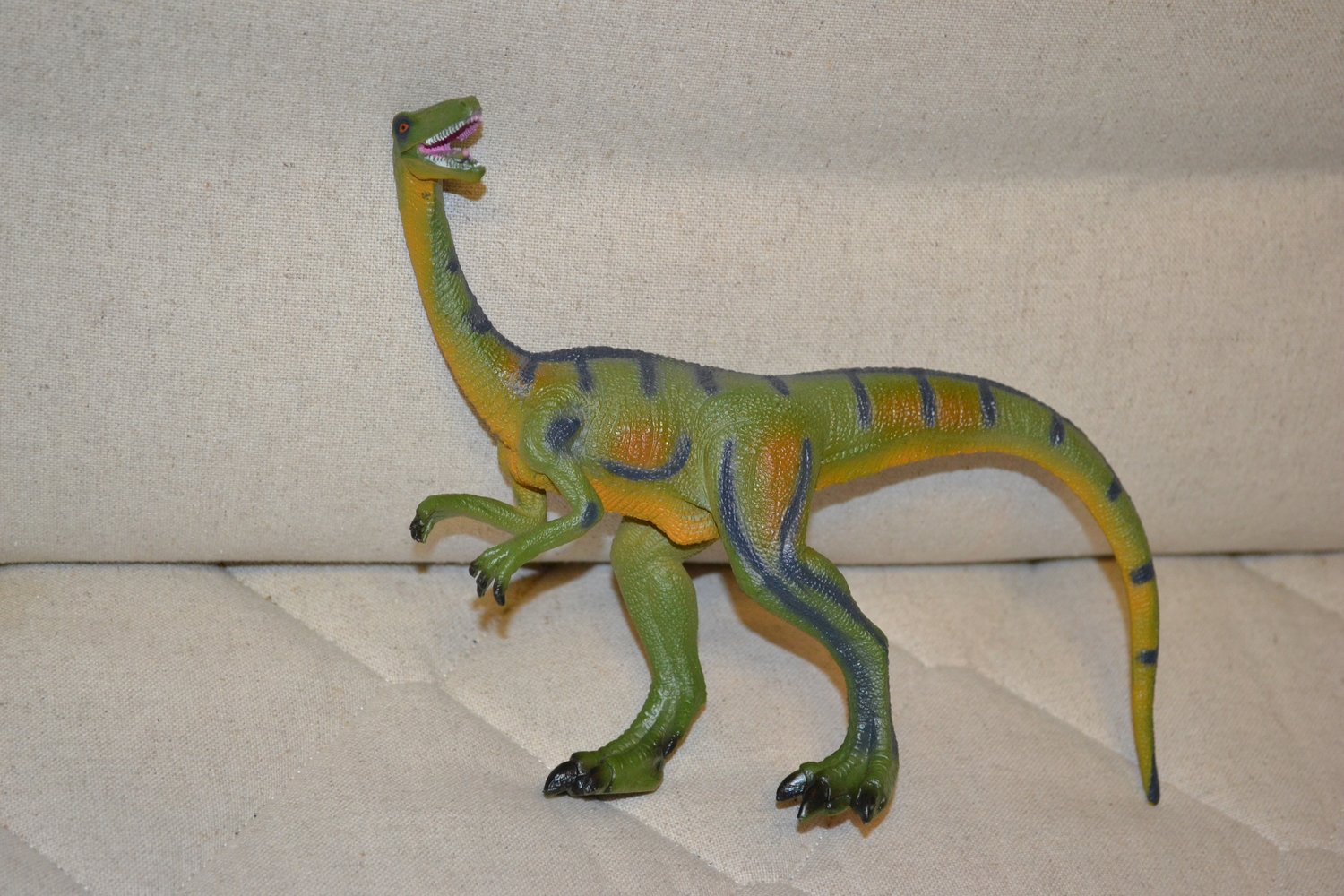 Velociraptor Grön/Blå Dinosaurie 26cm Ny
