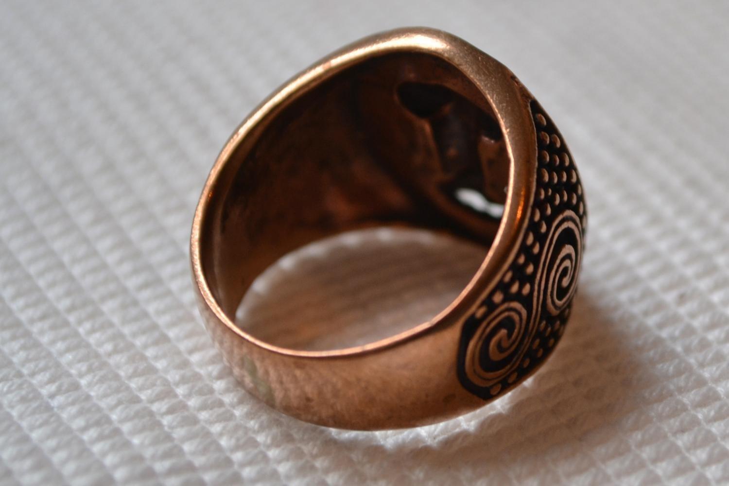 Thorshammare, Runor på Ring Brons (Strl 19) Ny