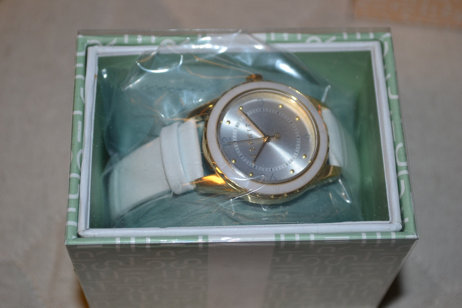 Esprit Skyler Vit Läder Armbandsur Klocka 32mm ES1L348L0035 Ny