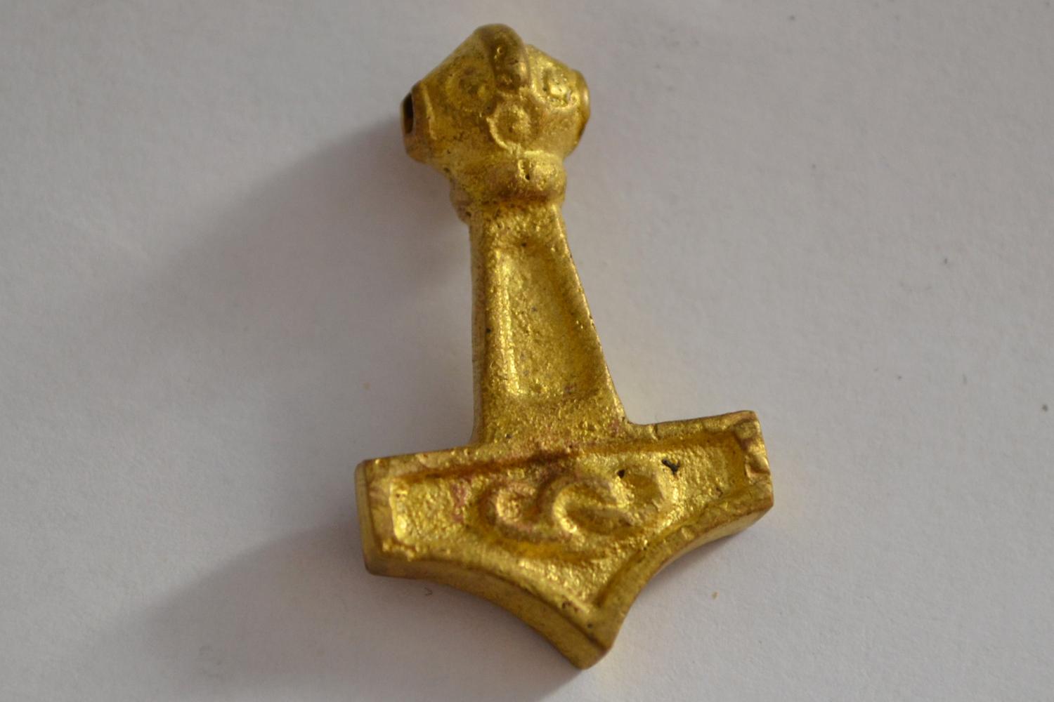 Tors Hammare Huvud m. Knut 3*2cm Brons Ny