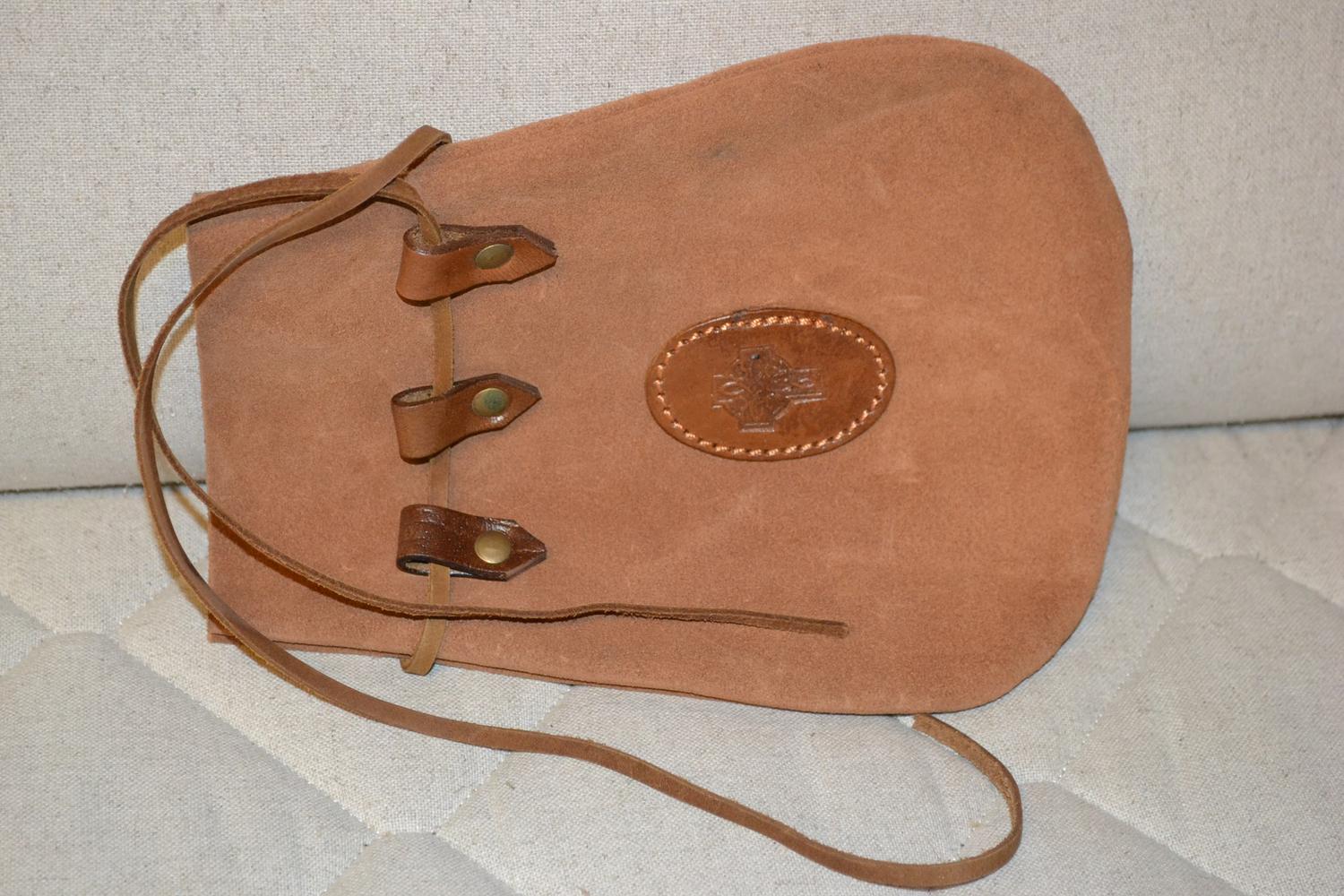 Mellan Medeltida Ficka Pung m. Kors Läder Band 21*16cm Rollspel Mynt Ny