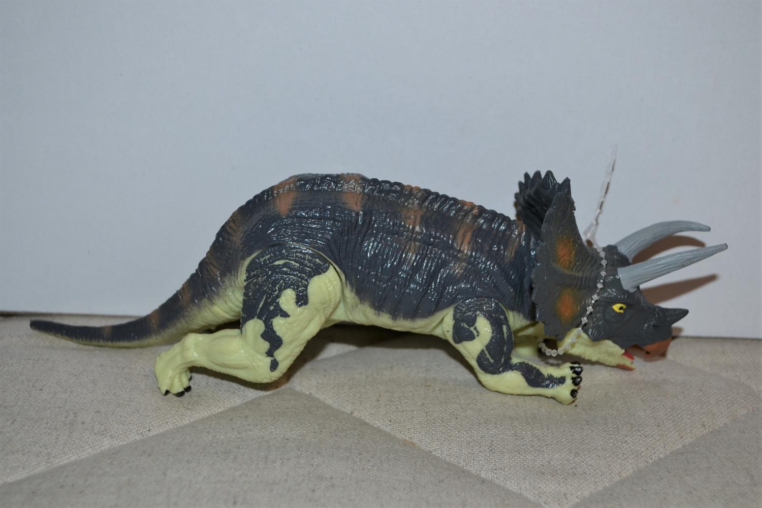 Triceratops Dinosaurie 23cm (Rörliga Ben/Käkar) Ny
