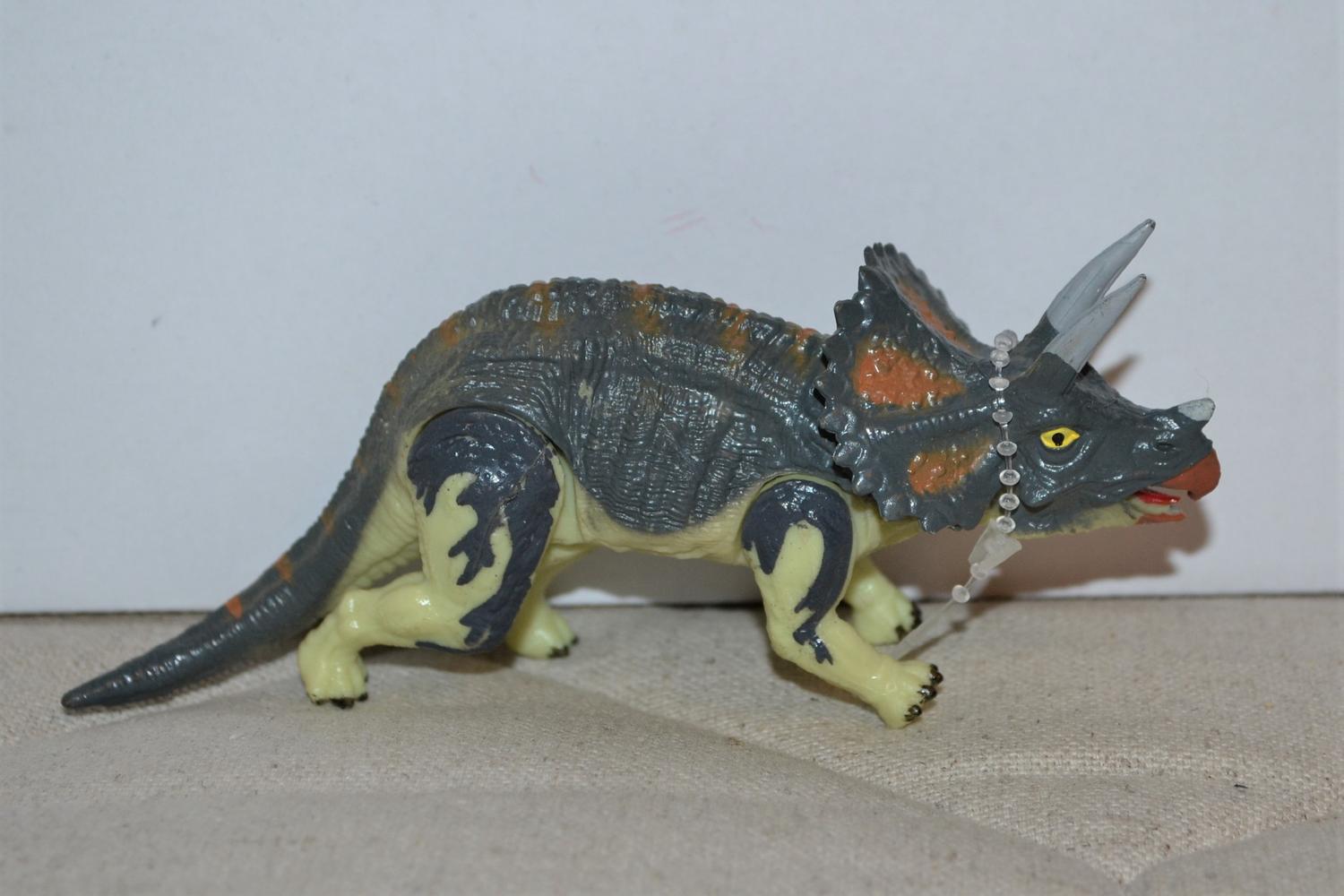 Triceratops Dinosaurie 13cm Ny
