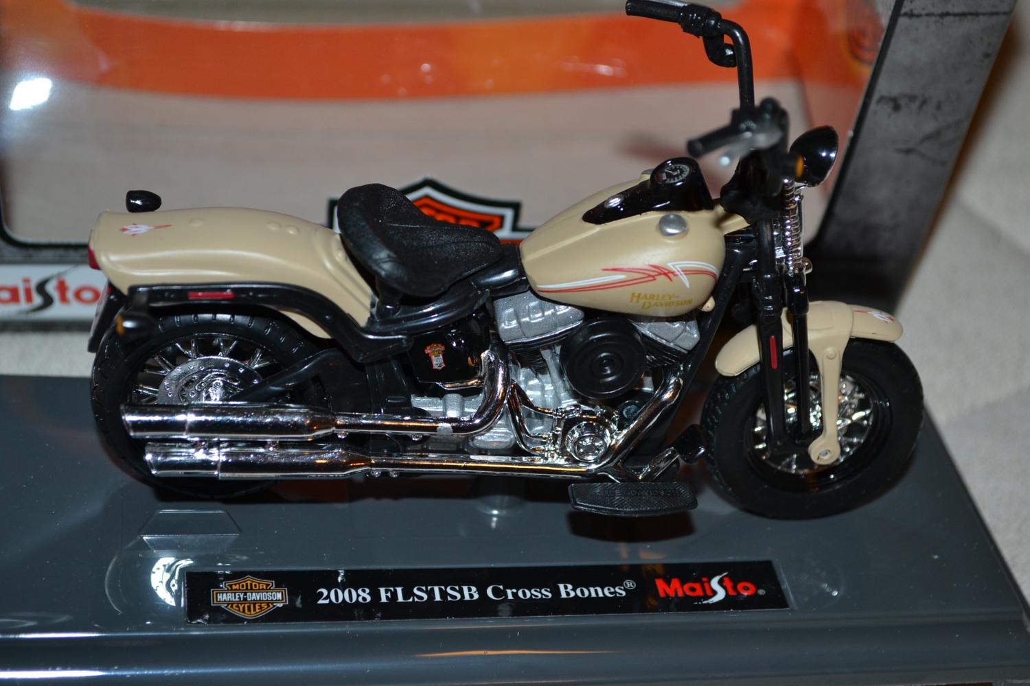 2008 FLSTSB Cross Bones Harley-Davidson 1:18 Maisto (Series 38) Ny