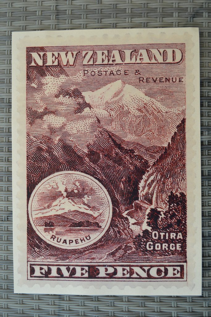 New Zealand Five Pence Frimärke Vinrött Otira Gorge Poster 30*40cm Ny