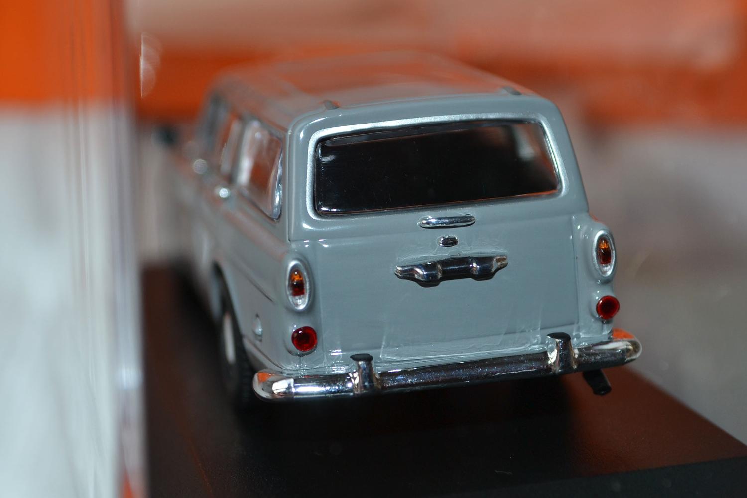 Volvo 121 Amazon Break Grå 1966 1:43 Maxichamps 10cm Ny