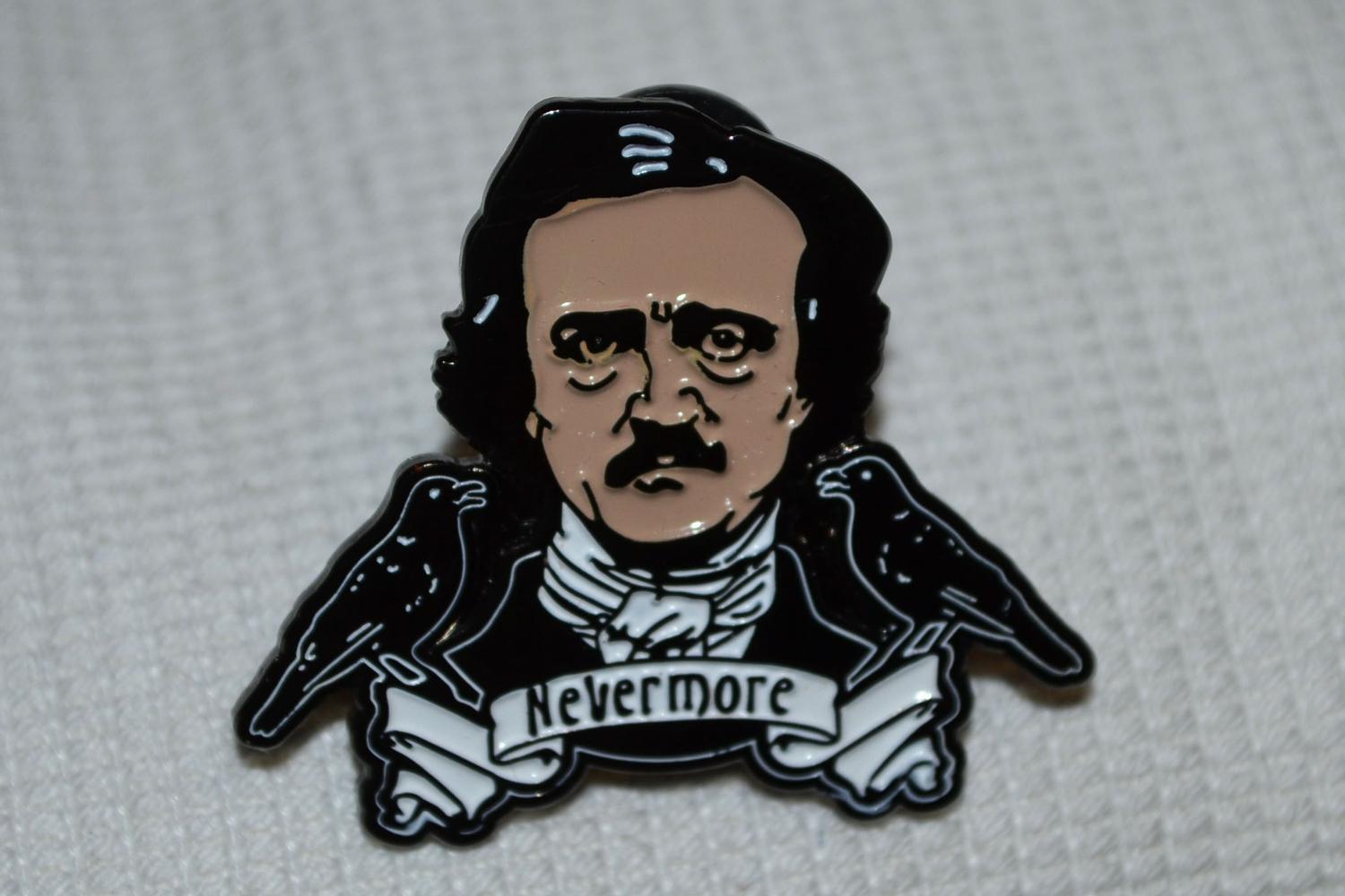 Edgar Allan Poe Nevermore The Raven m. Emalj Brosch Pin 4cm Ny