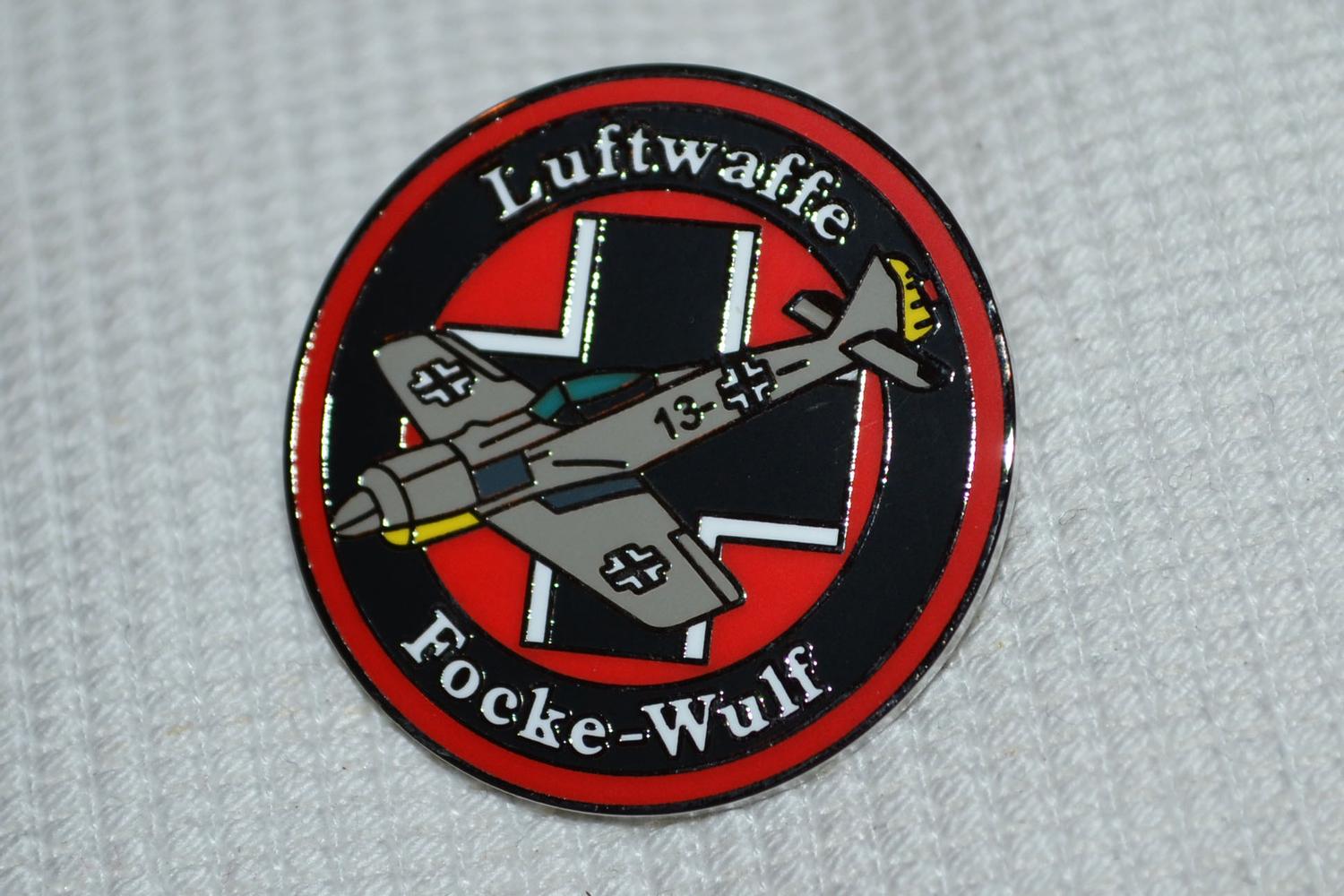 Focke-Wulf Luftwaffe Flygplan WW2 m. Emalj Brosch Pin 3cm Ny