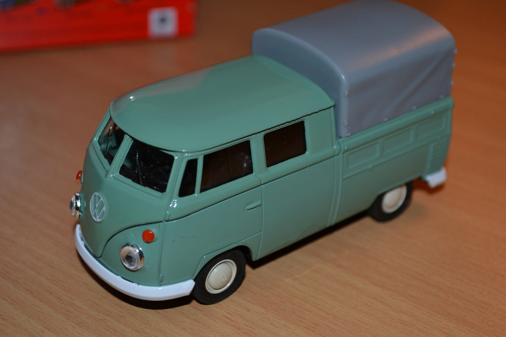 Volkswagen Double Cabin Pick Up Grön m. Kåpa 1:38/1:36 Welly