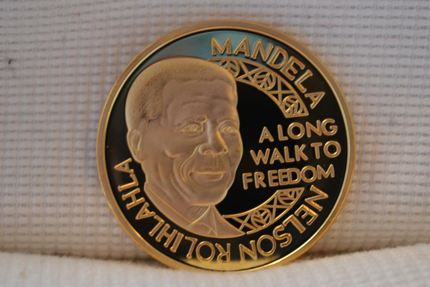 Nelson Mandela Sydafrika Mynt 4cm Guldplätering Ny