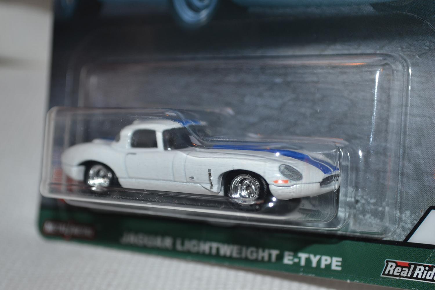 Jaguar Lightweight E-Type Vit 1:64 Hot Wheels PREMIUM (British Auto Mix) 7cm Ny