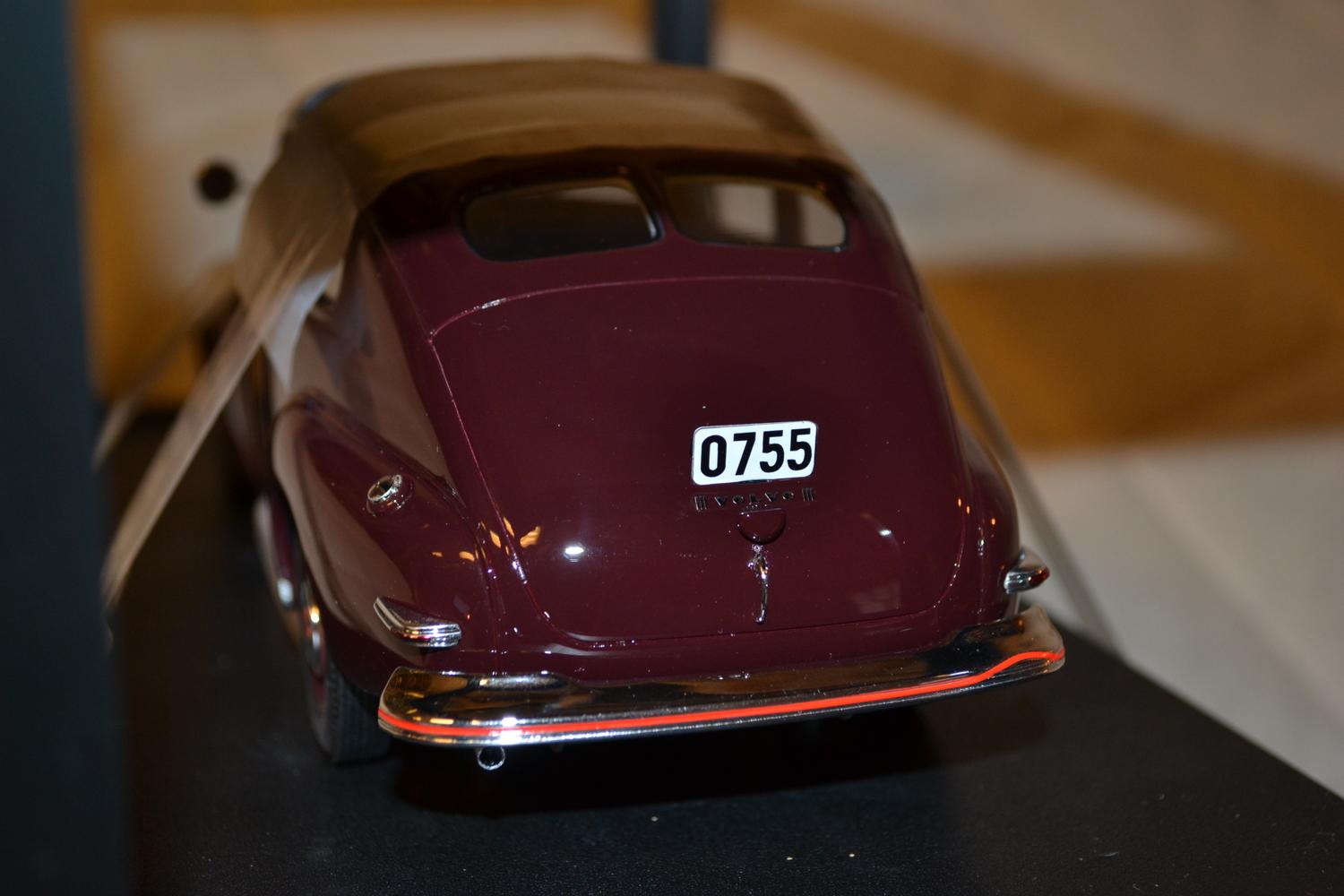 Volvo PV444 1947 Brun 1:18 Cult-Scale Models 24cm CULT Ny