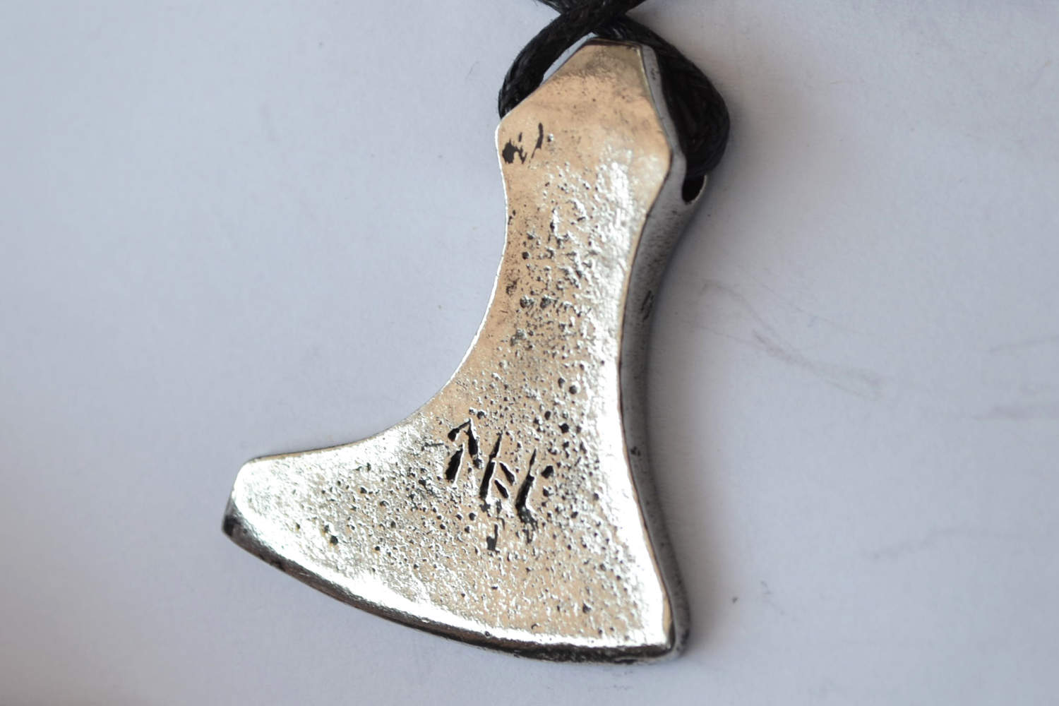 Yxskaft m. Keltiska Mönster Halsband Viking (Tenn Handgjord) Smycke Ny