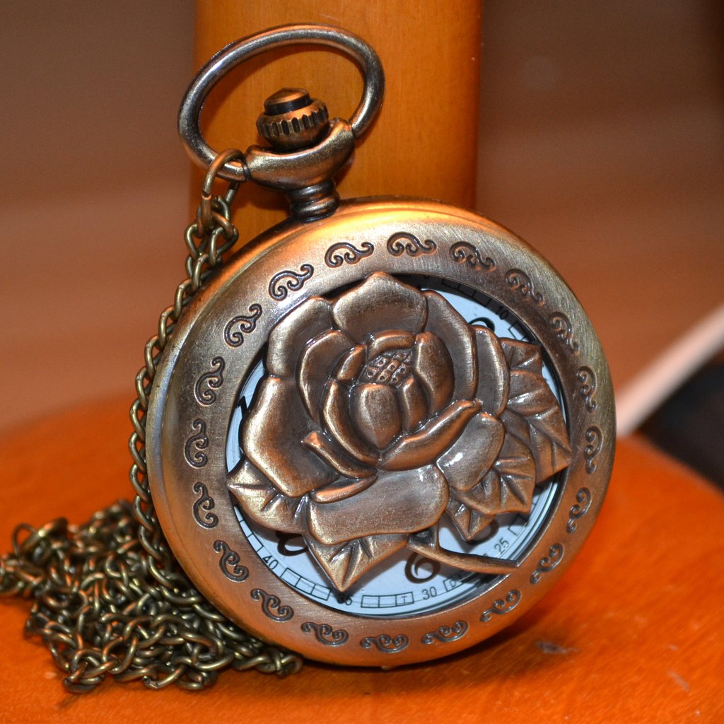 Stor Blomma Ihålig, Blad Fickur Brons/Vintage Klocka/Halsban