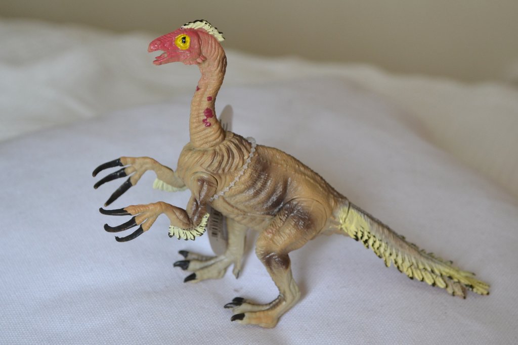 Velociraptor Dinosaurie 16cm Rörliga Ben (Verklighetstrogen)