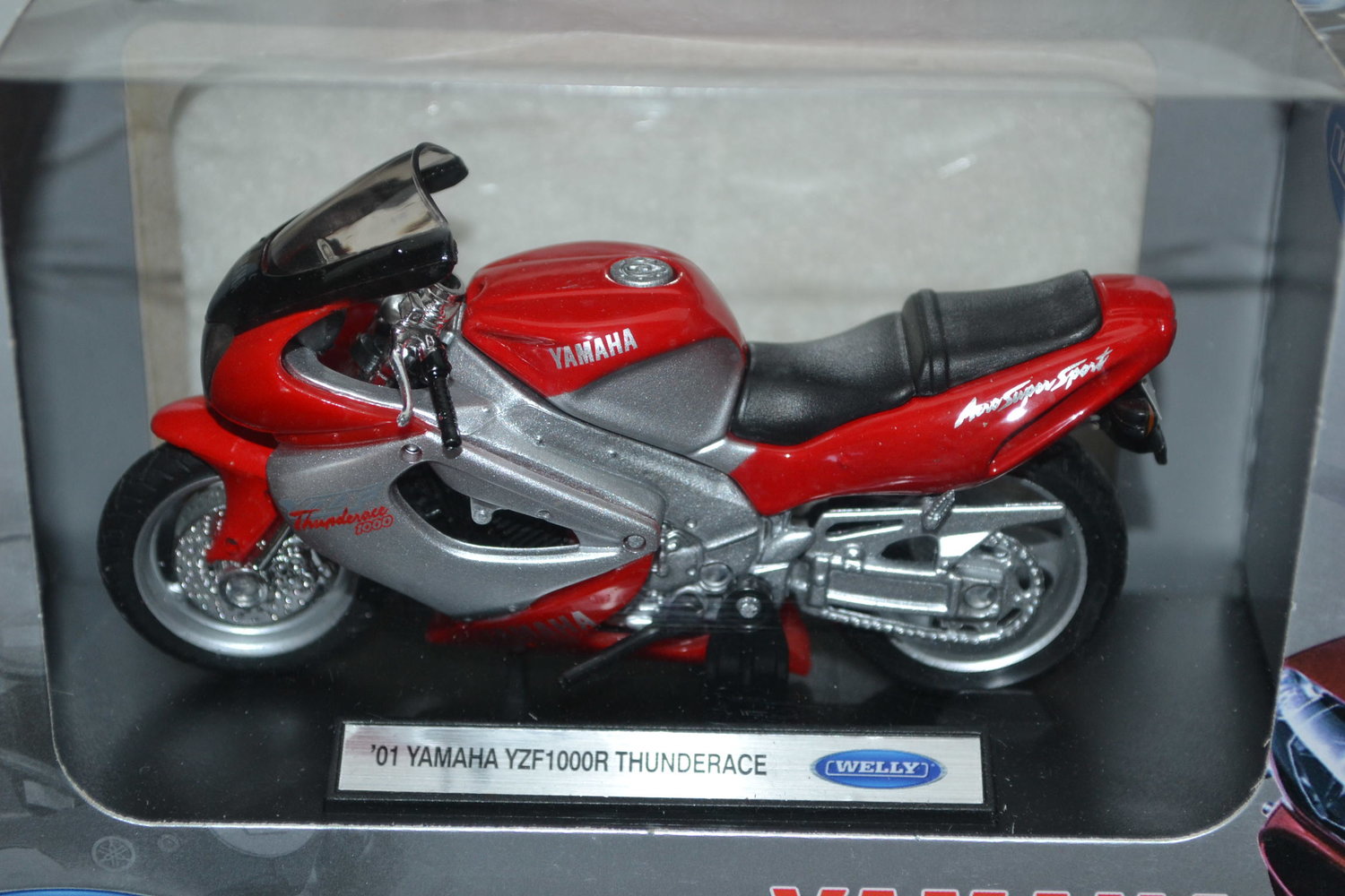 Yamaha 2001 YZF1000r Thunderace Röd/Silver 1:18 Welly 12cm (Motorcykel) Ny
