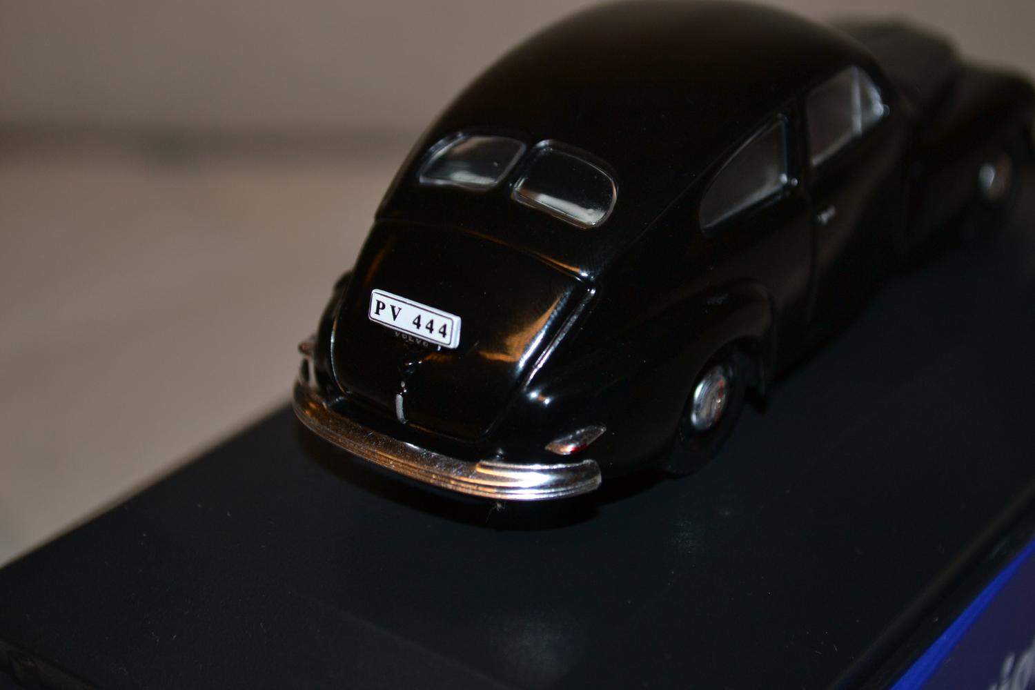 Volvo PV444 Svart 1947 1:43 Editions Atlas 10cm Ny