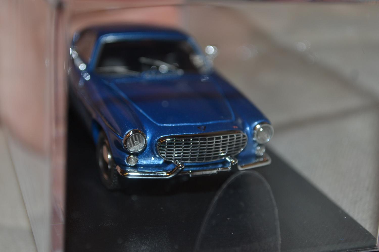 Volvo P1800 Jensen Blå 1:43 NEO Models 10cm Ny