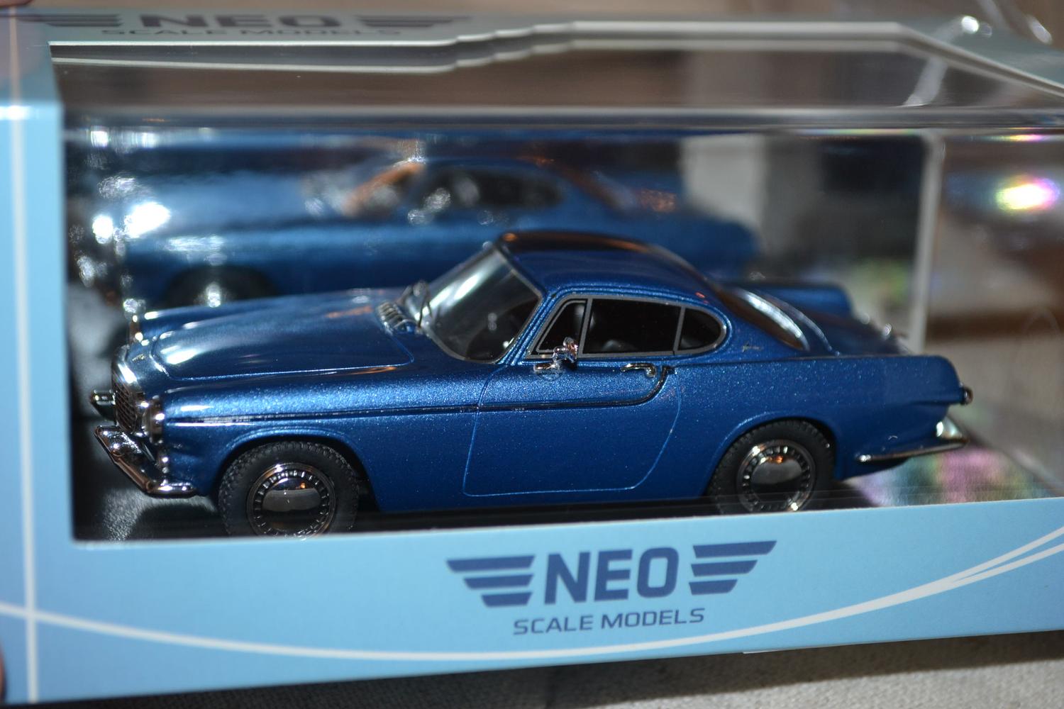 Volvo P1800 Jensen Blå 1:43 NEO Models 10cm Ny