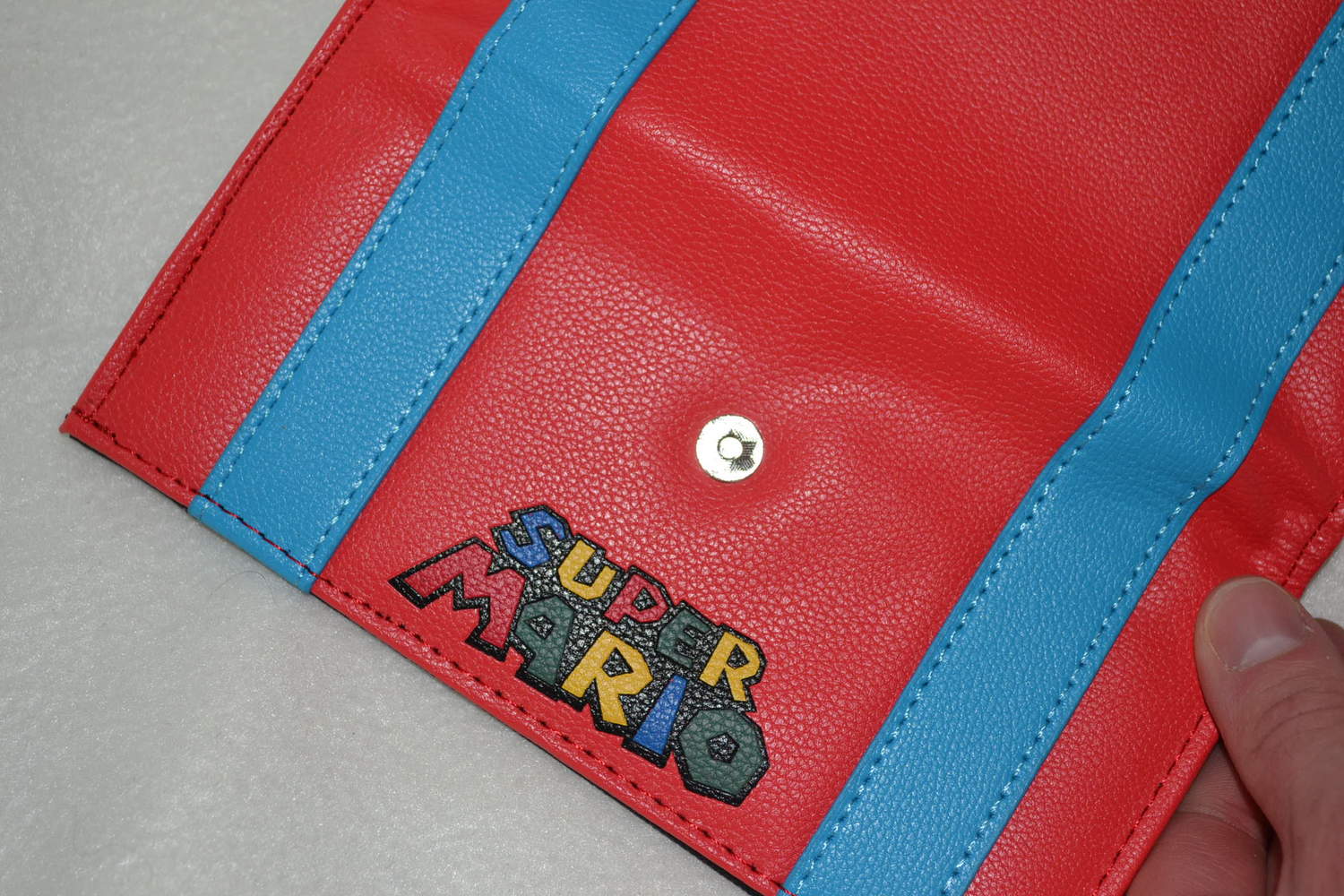 Super Mario Logo m. Knappar Nintendo Stor Börs Plånbok Tjej (17,5*9cm) Ny