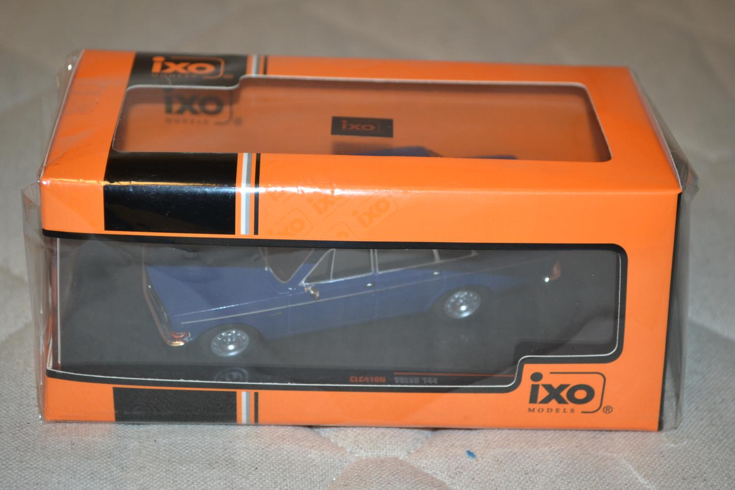 Volvo 144 1972 Blå 1:43 IXO Models 11cm Ny