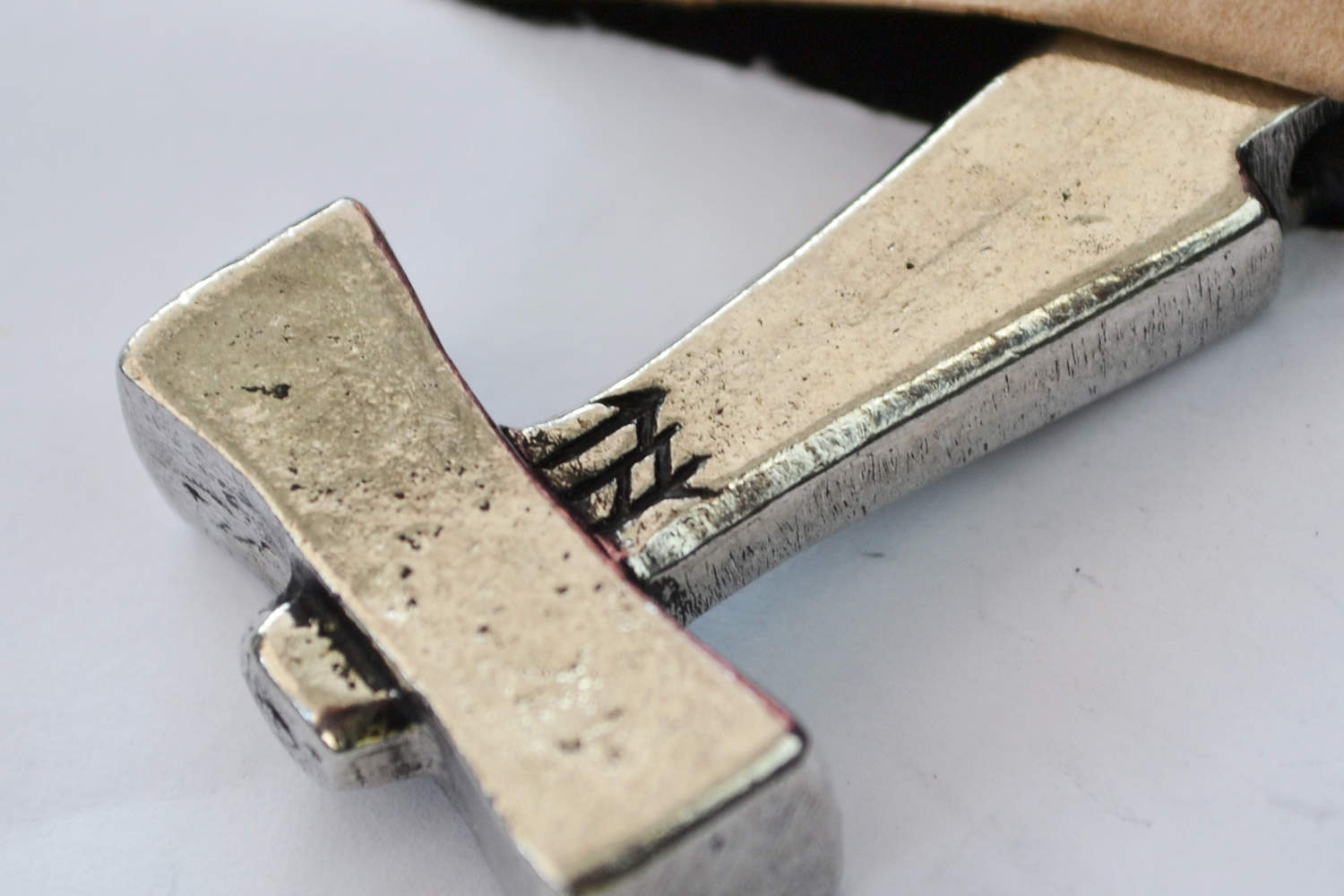 Uppsala Hammaren Mjölnir Tor Stilren Halsband Viking (Tenn Handgjord) Smycke Ny