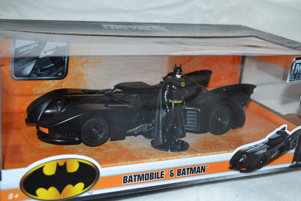 Batmobile m. Batman Figur, 1989 (Klassiska Filmen) 1:24 Jada Toys 21cm Ny