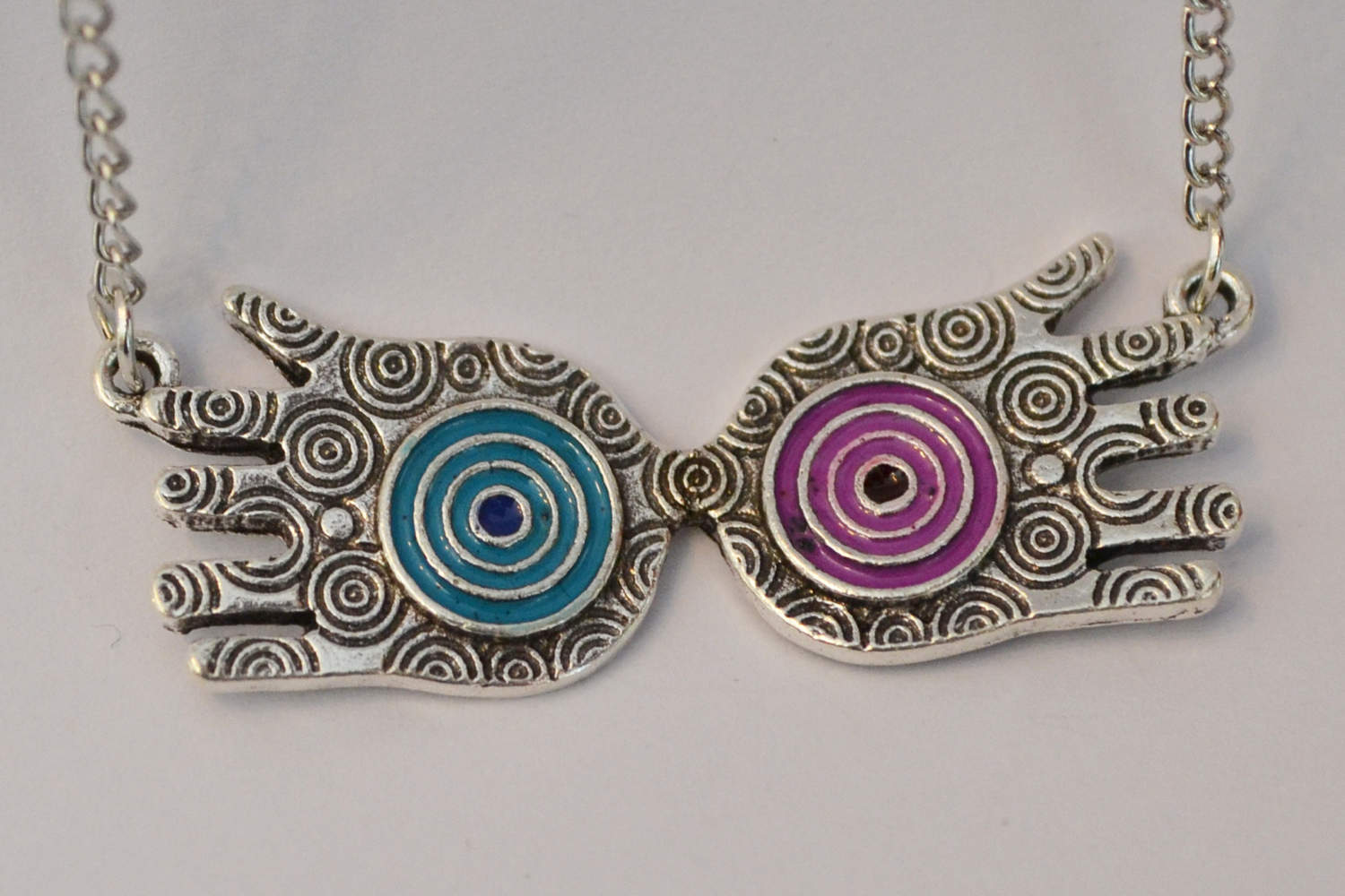 Händer Klassiska Tecken Rosa Blå Halsband Silver Plätering 4,5*2cm Ny