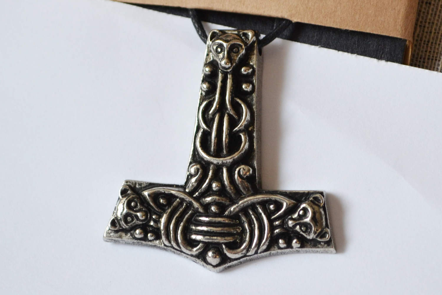 Färöarna Stor Hammare m. Björnar Halsband Viking (Tenn Handgjord) Smycke Ny