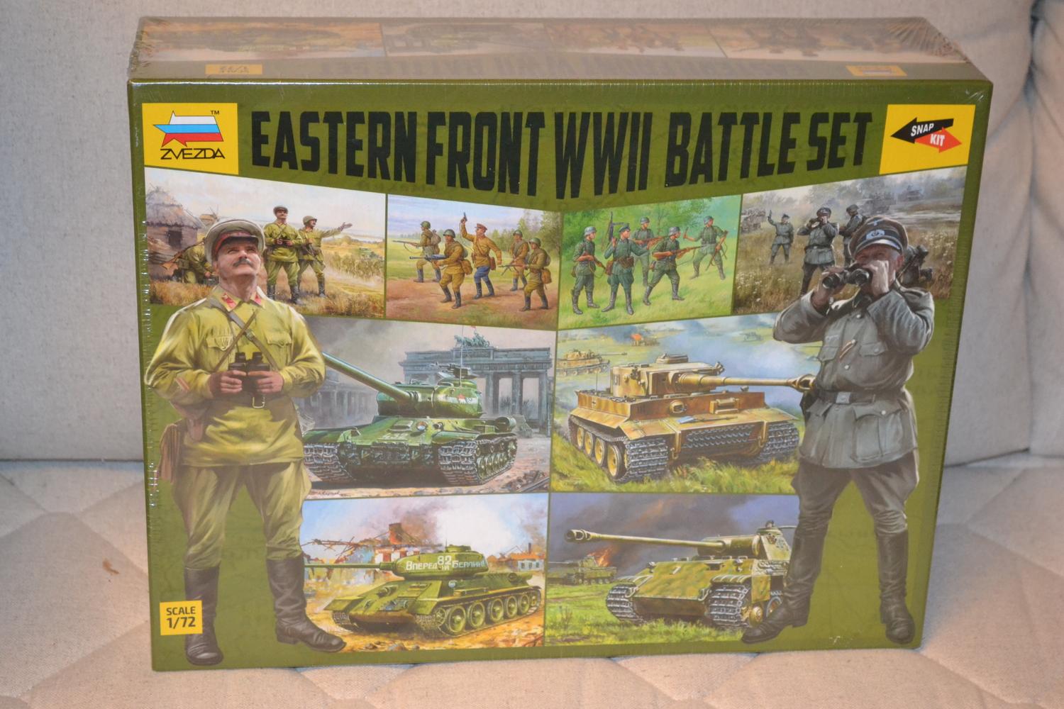 Östfronten WW2 Battle Set 1:72 Zvezda (9+9 Figurer, 4 Pansarvagnar) Ny