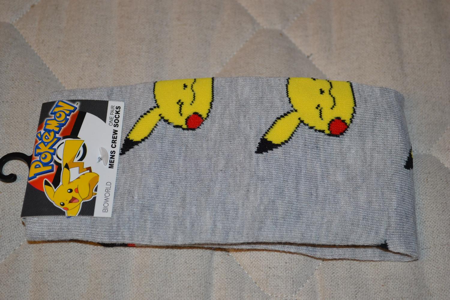 Pokémon Pikachu Grå/Gul Strl 38-45 Par Herr Crew Socks Strumpor Bioworld Ny