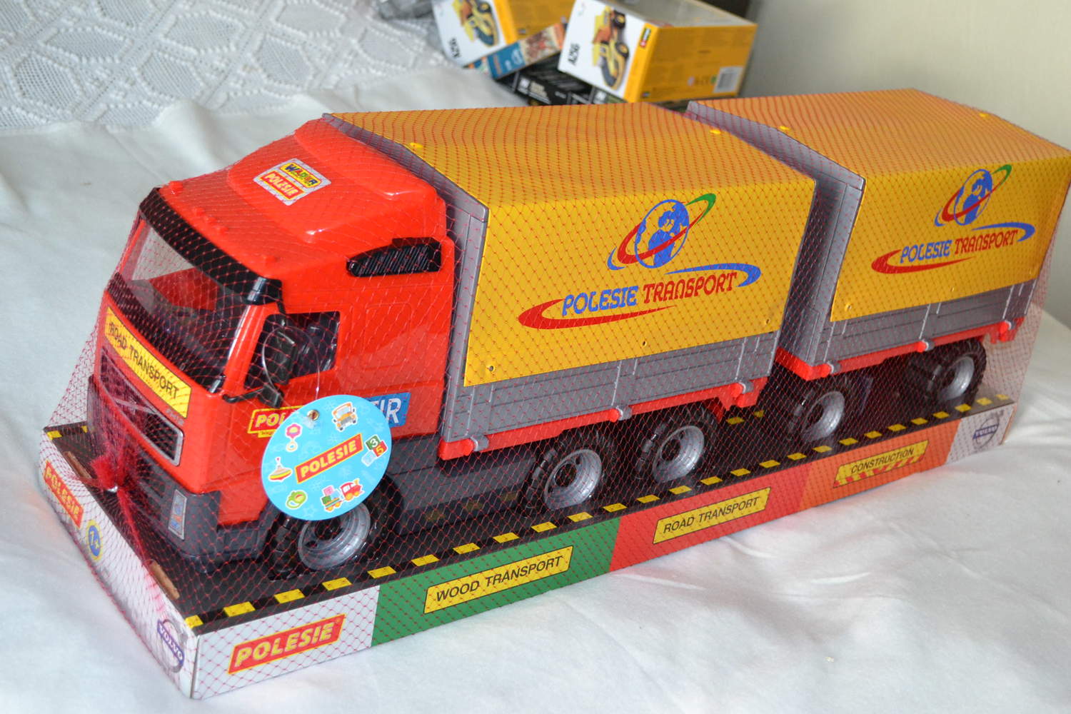 Volvo Lastbil Täckt Flak m. Släp 1:16 Polesie 77,5cm Ny