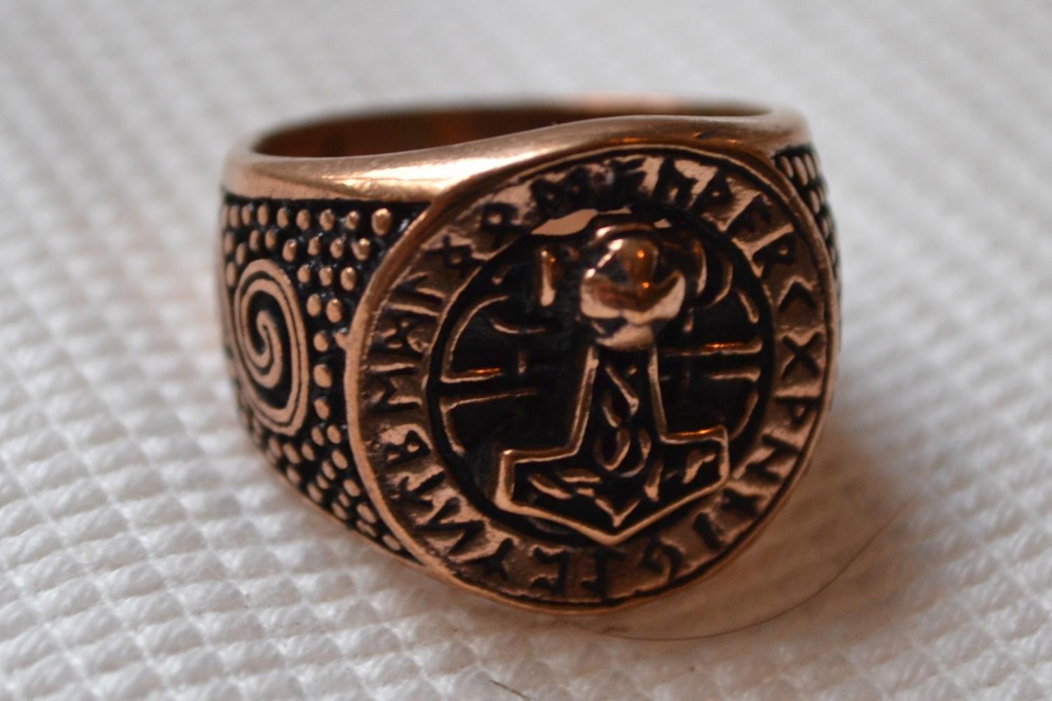 Thorshammare, Runor på Ring Brons (Strl 20) Ny