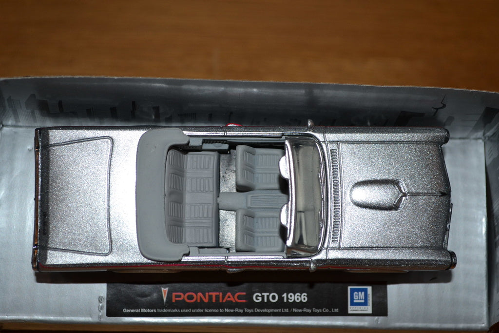 Pontiac GTO 1966 1:43 GM Silver Metallic 11cm Ny