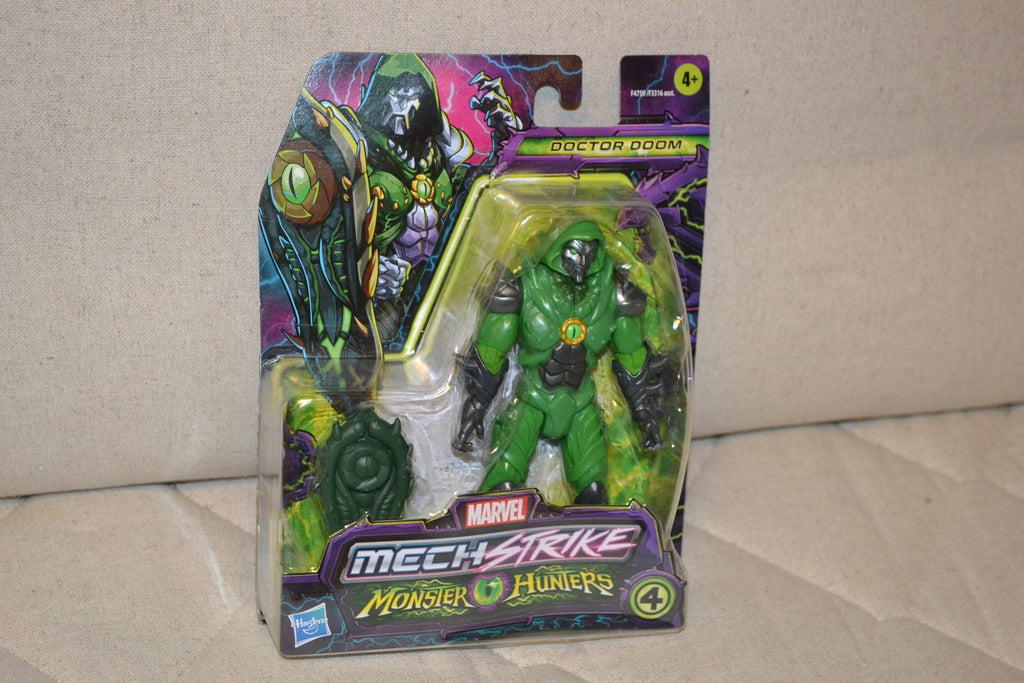Doctor Doom m. Sköld Marvel Figur 15cm Mechstrike Monster Hunters Hasbro Ny