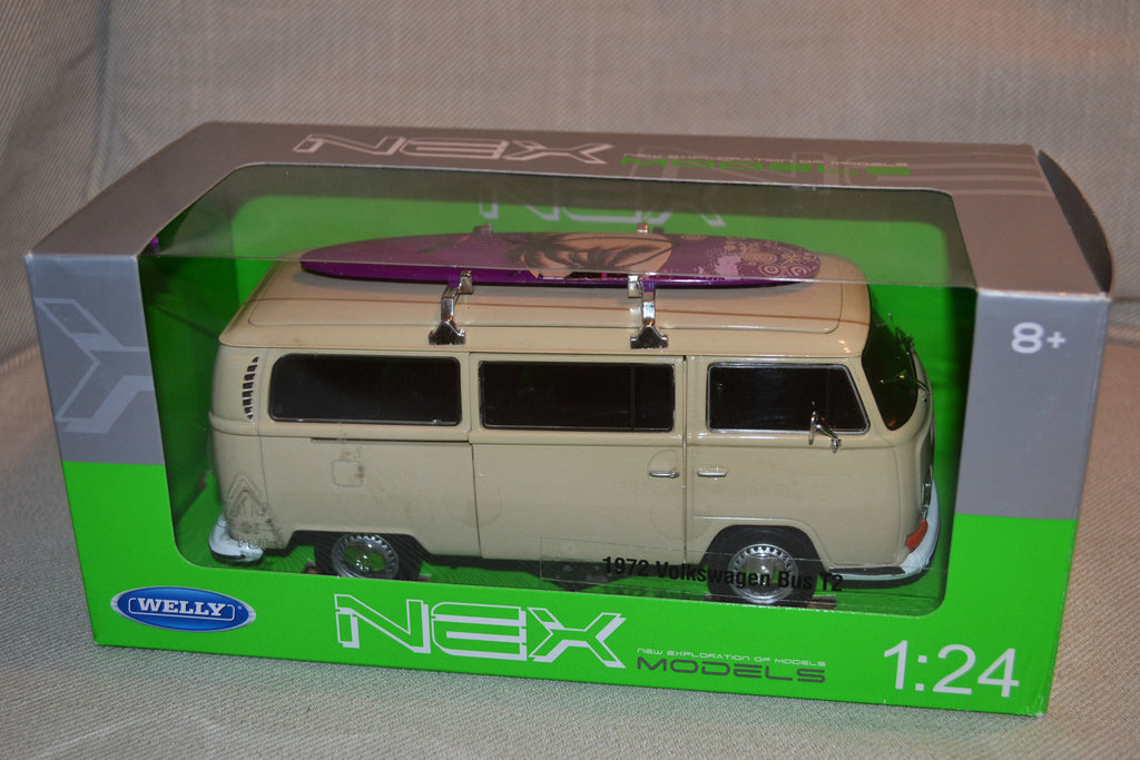 1972 Volkswagen Buss T2 m. Surfbräda 1:24 Welly Vit/Cream Ny