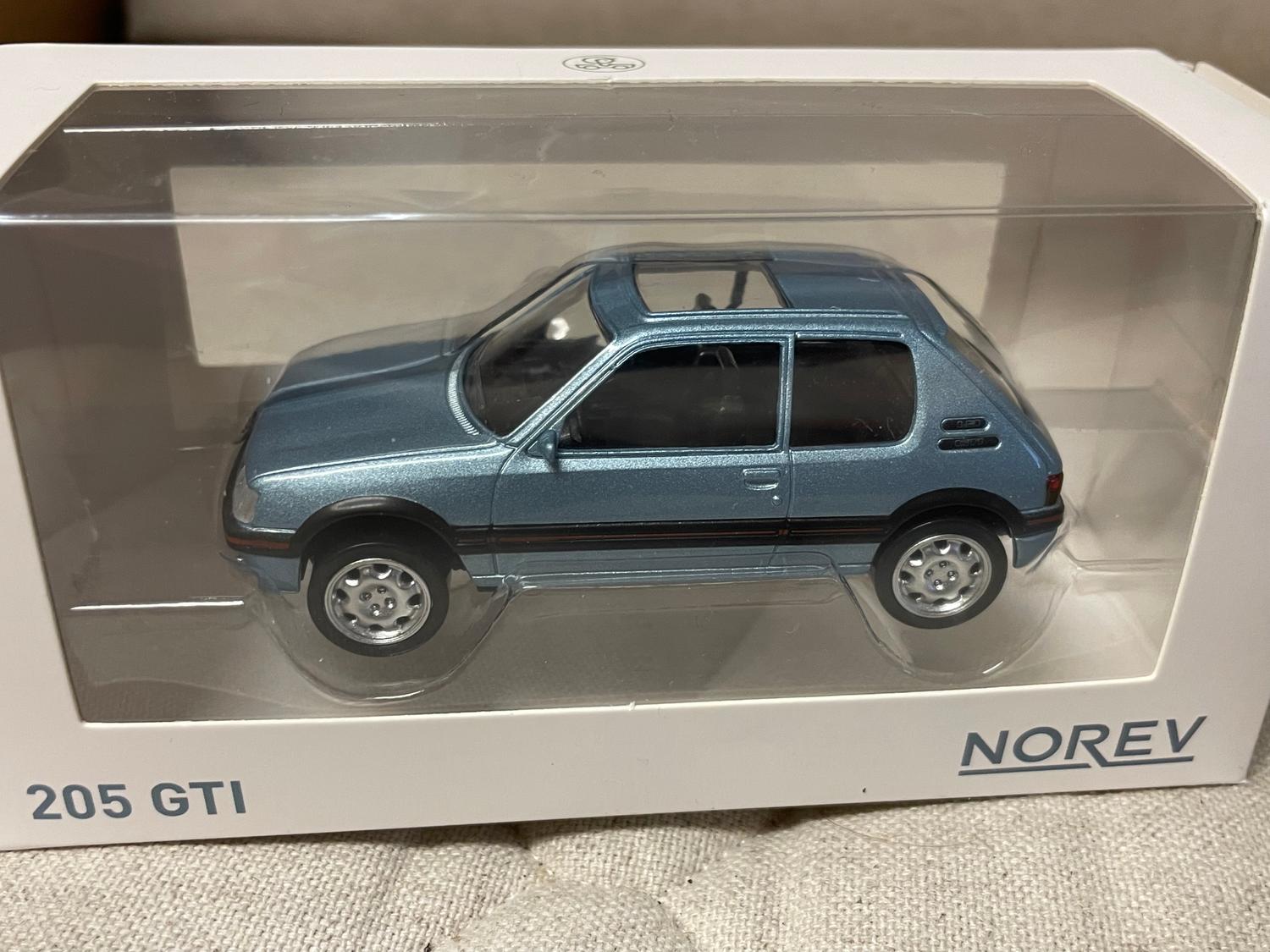 205 GTI 1986 Ljusblå 1:43 Norev 8,5cm Ny
