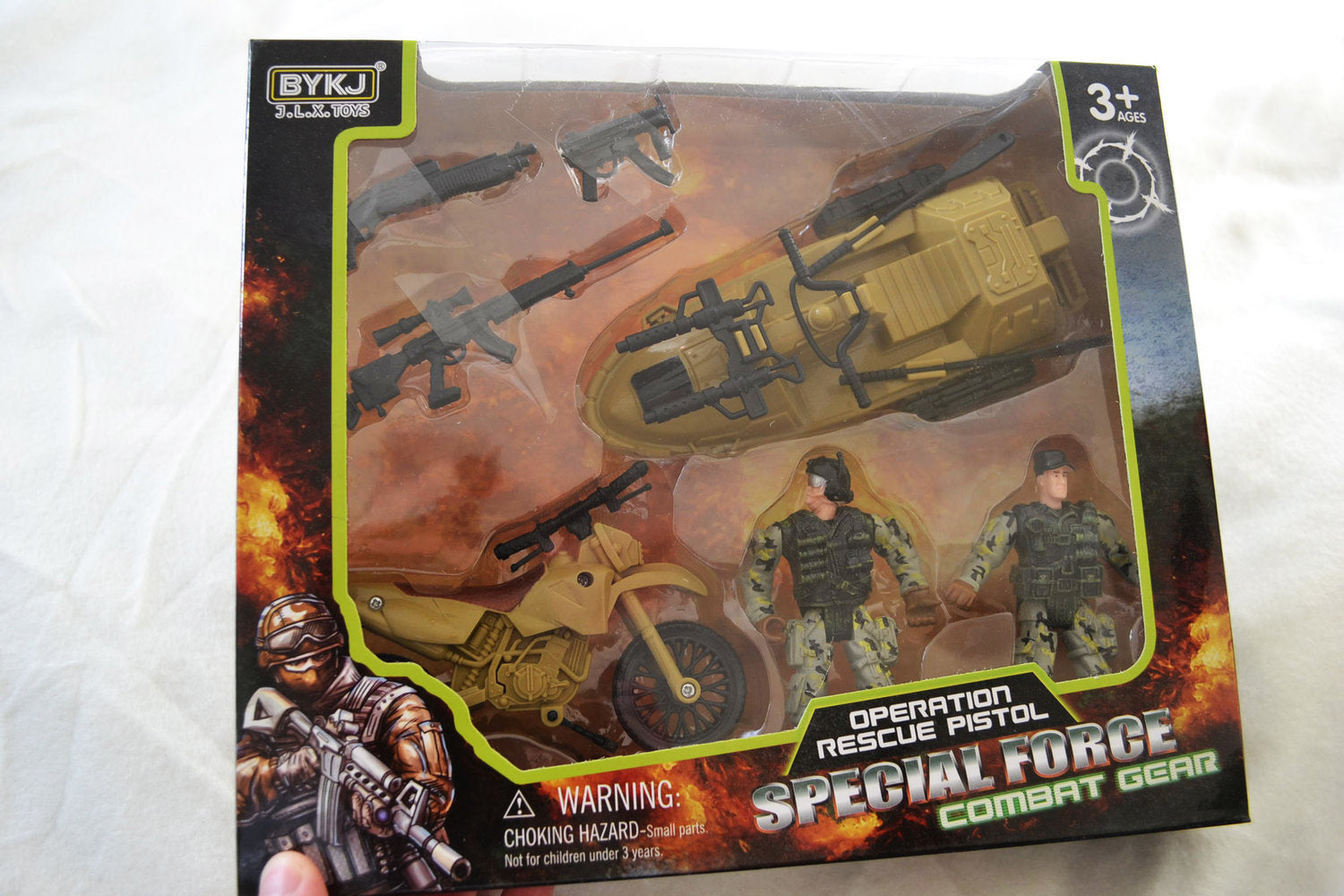 Mellan Militärsset Lek (2st Figurer, Motorcykel, Båt mm) Ny