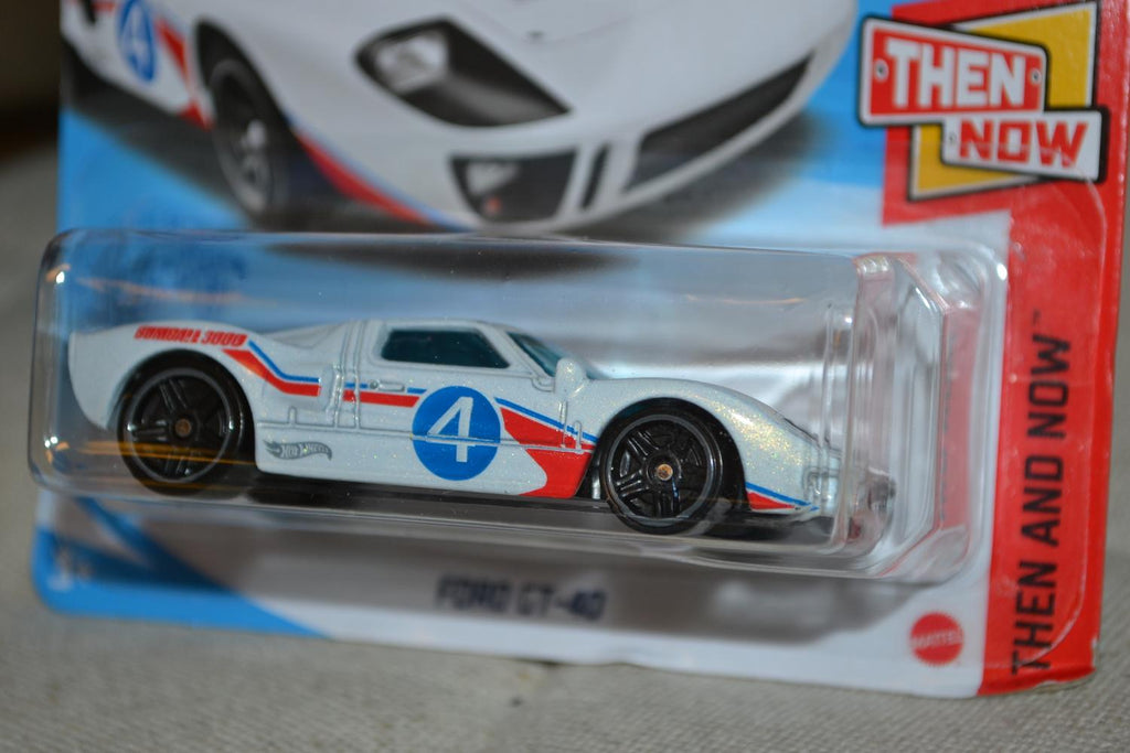Ford GT-40 Vit Racing Gumball 3000 1:64 Hot Wheels 7cm Ny