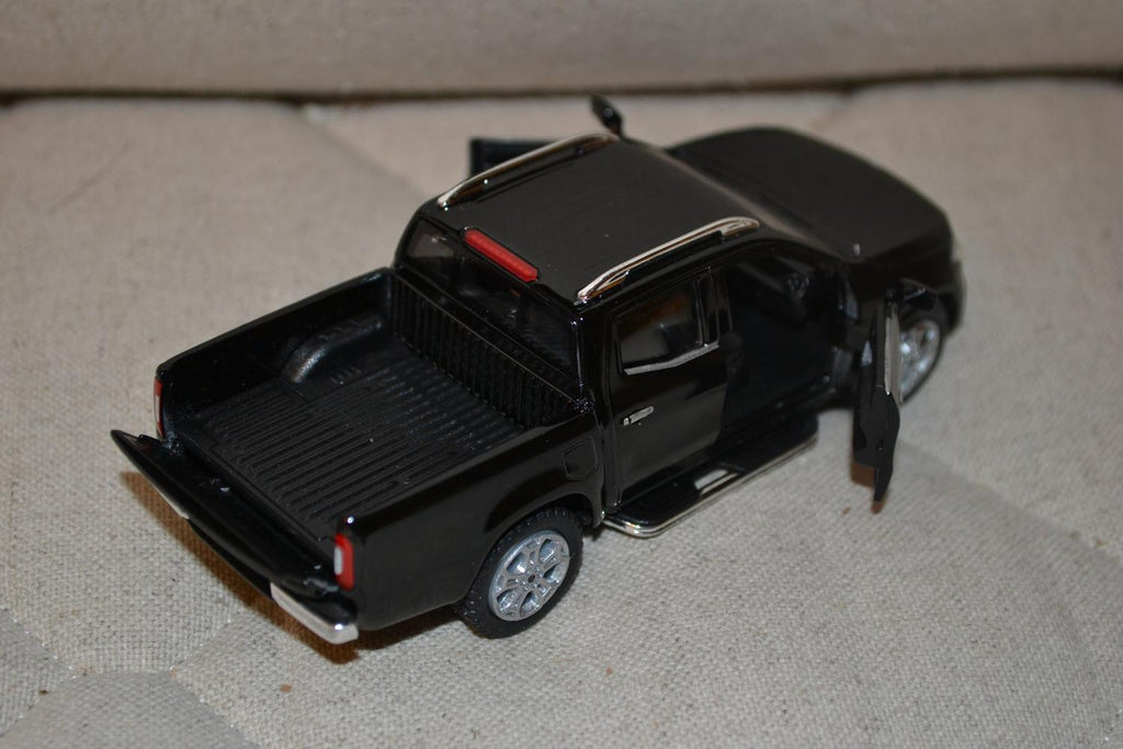 Svart Mercedes Benz X-Class Pickup 1:42 Kinsmart 12cm Ny