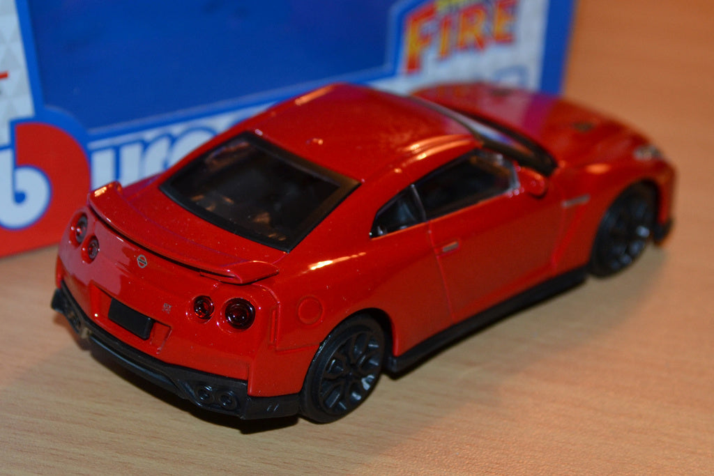 Nissan GTR GT-R 2017 Röd 1:43 Burago Ny