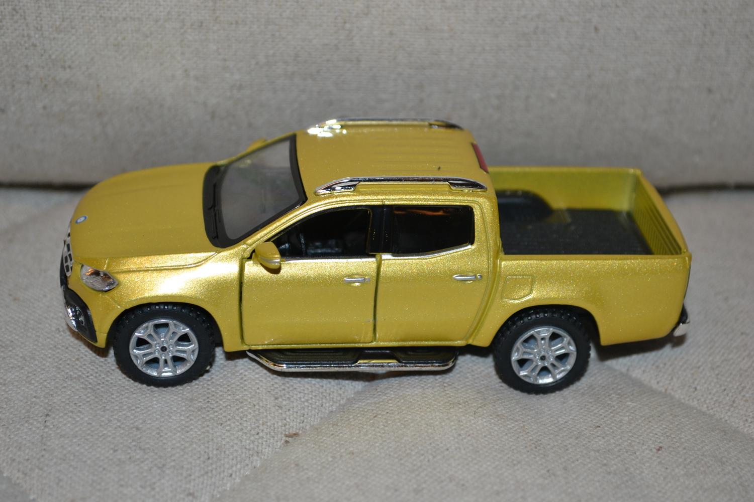 Gul Ljusgrön Mercedes Benz X-Class Pickup 1:42 Kinsmart 12cm Ny