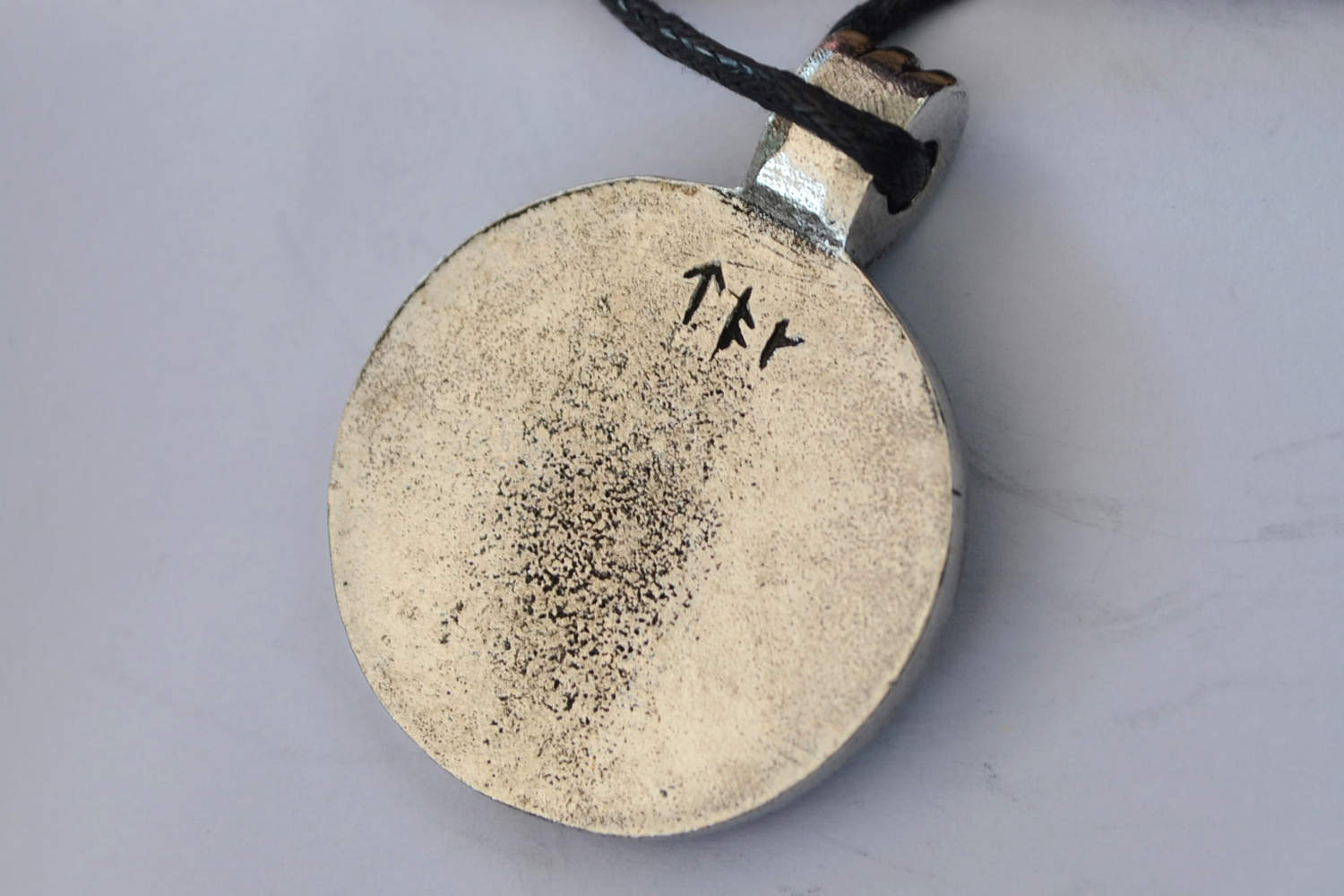 Valknut i Rund Cirkel Halsband Viking (Tenn Handgjord) Smycke Ny