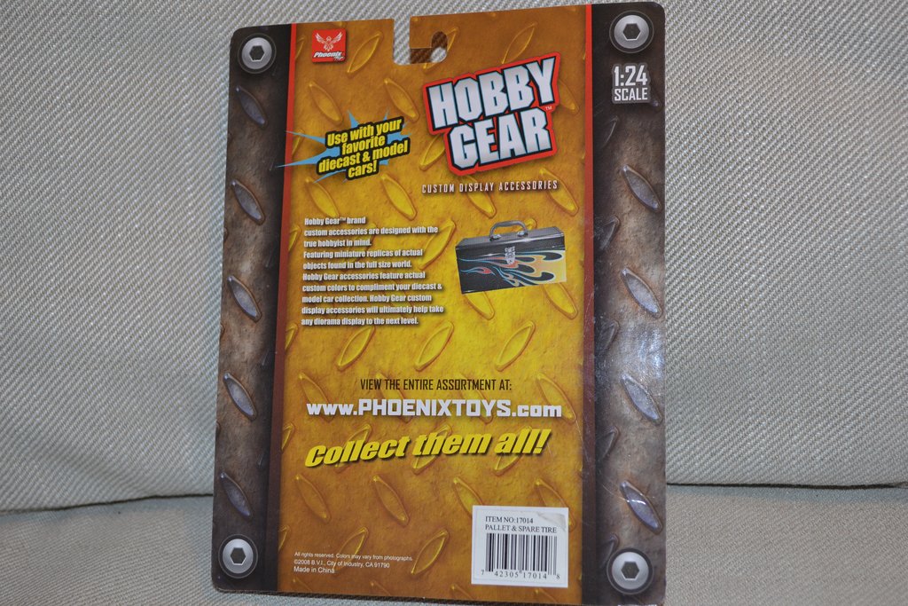 4st Reservdäck + Pall 1:24 (Hobbygear) TIllbehör, Hobby Ny