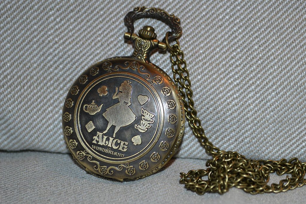 Alice i Underlandet Fickur Brons/Vintage  "Klocka, Halsband"