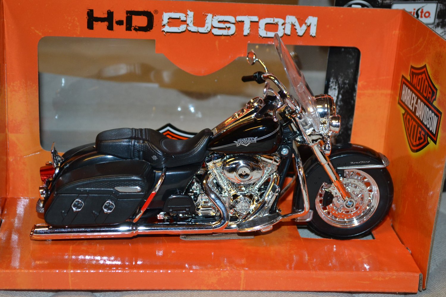 2013 FLHRC Road King Classic Svart Harley-Davidson Motorcykel 1:12 Maisto 18cm