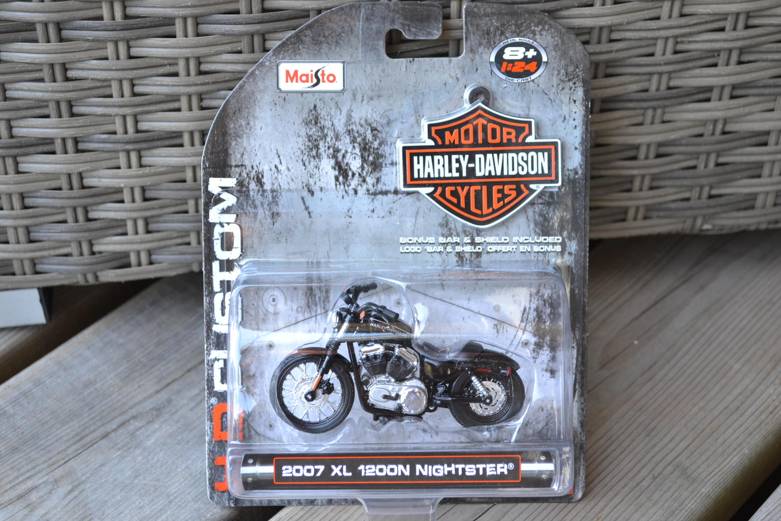 2007 XL 1200N Nightster 1:24 (Maisto) +Nyckelring Harley Dav
