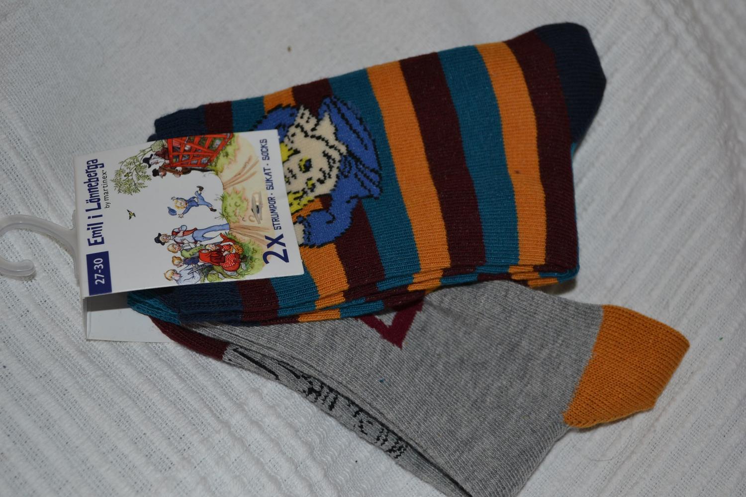 Strumpor Roliga Emil i Lönneberga Strumpor Sockar 2st Par (Strl 27-30) Ny