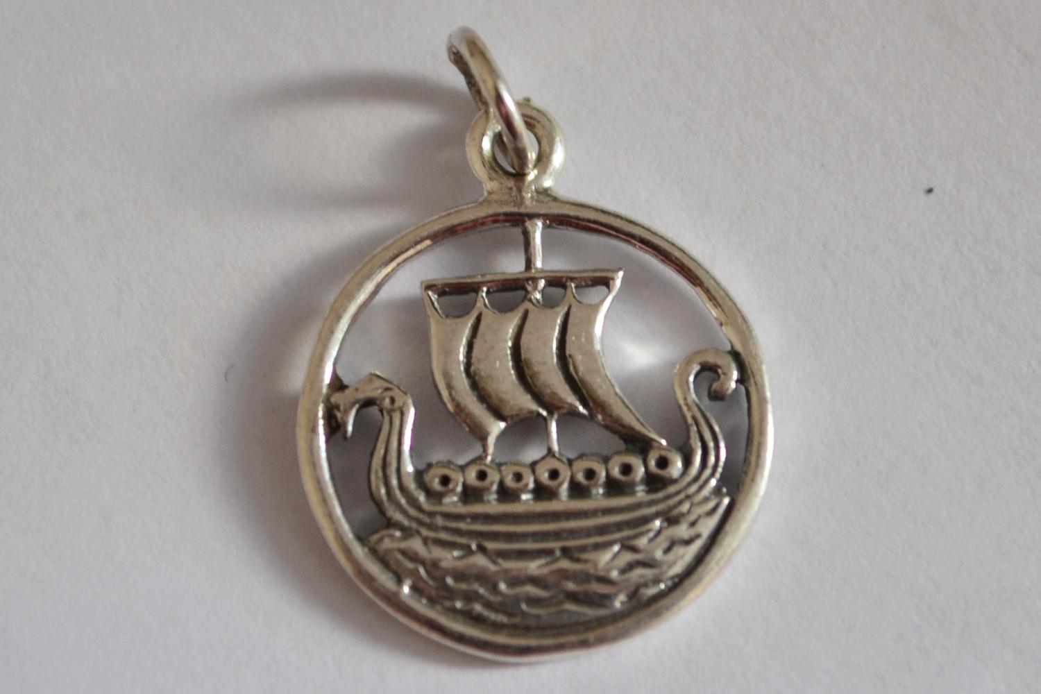 Drakbåt Vikingaskepp Skepp i Cirkel Silver 925 Hänge 1,5*1,5cm Ny