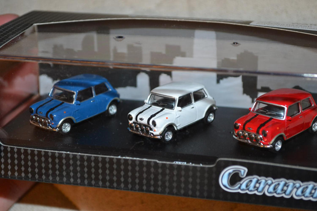 3st Mini Stripes Blå Vit Röd (1:72 Cararama) Storbritannien England Ny